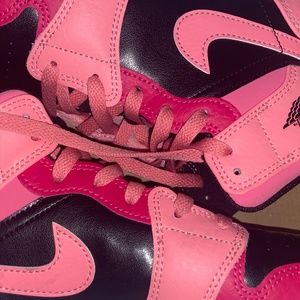 Nike/Jordan pink authentic